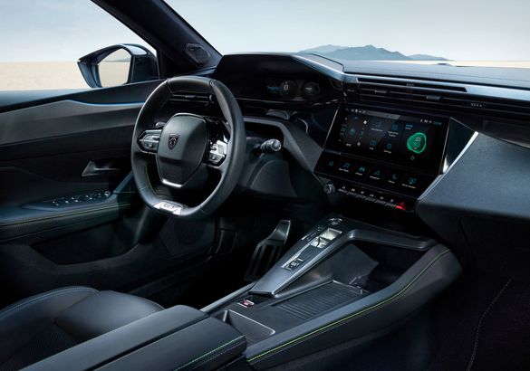 Peugeot 408 стал первым кросс-лифтбеком Stellantis с французской пропиской