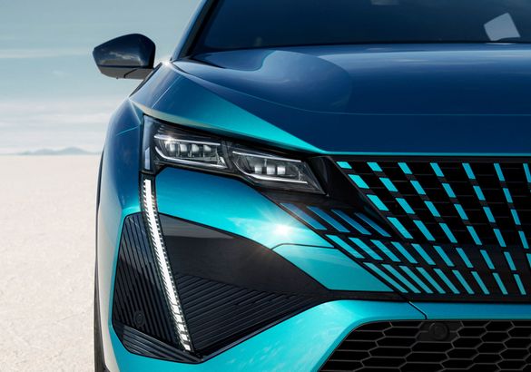 Peugeot 408 стал первым кросс-лифтбеком Stellantis с французской пропиской