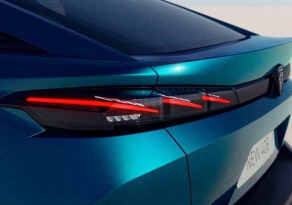 Peugeot 408 стал первым кросс-лифтбеком Stellantis с французской пропиской