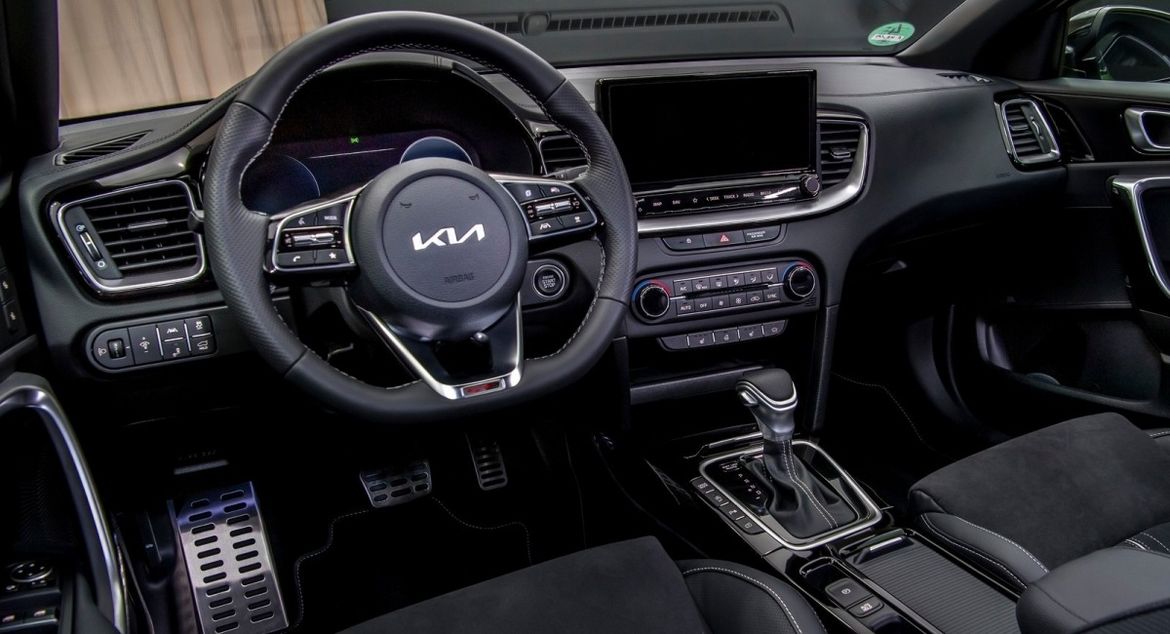 Kia представила в Европе обновленный XCeed