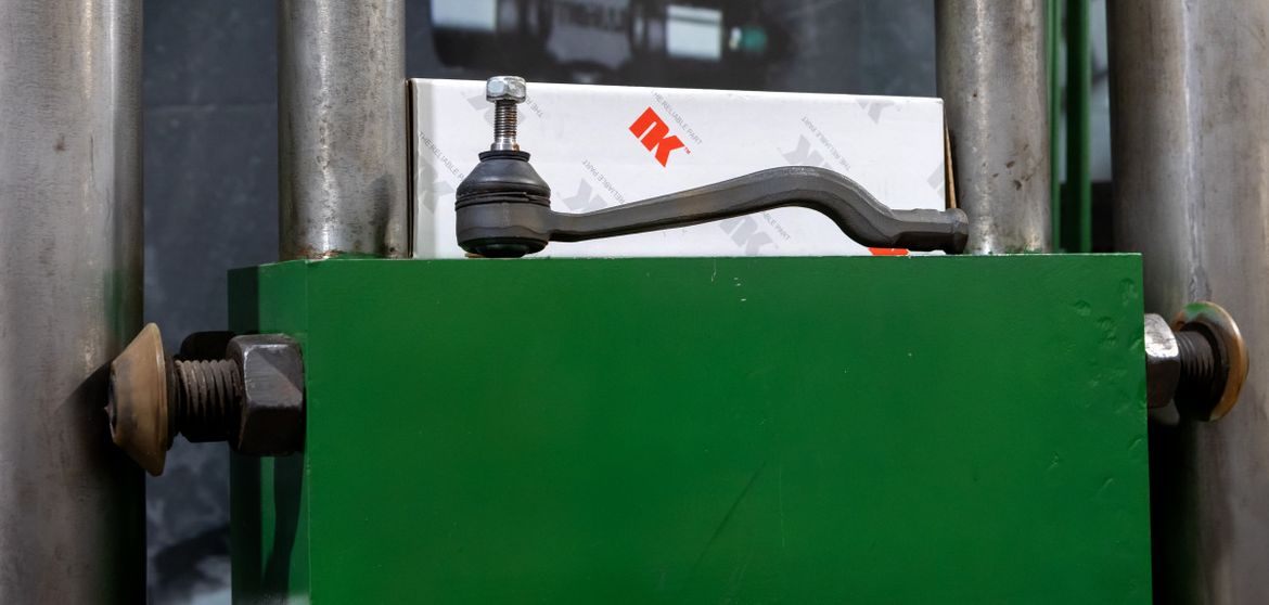 Европейское решение для европейского «бюджетника». Испытываем рулевой наконечник NK для Renault Logan