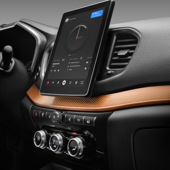 «АвтоВАЗ» показал сенсорный планшет новой Lada Vesta