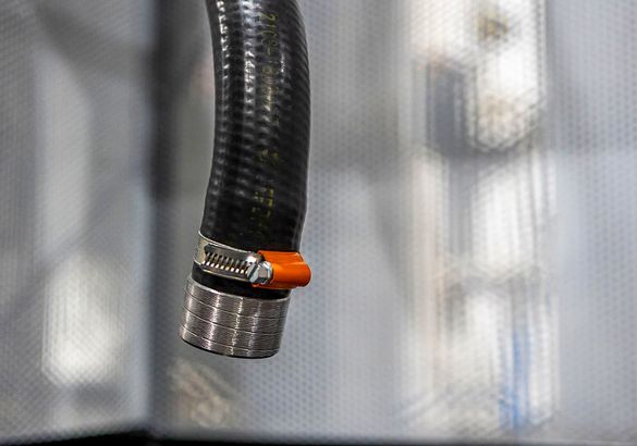 Тест патрубков системы охлаждения для Lada: испытываем и «морозим» 9 образцов