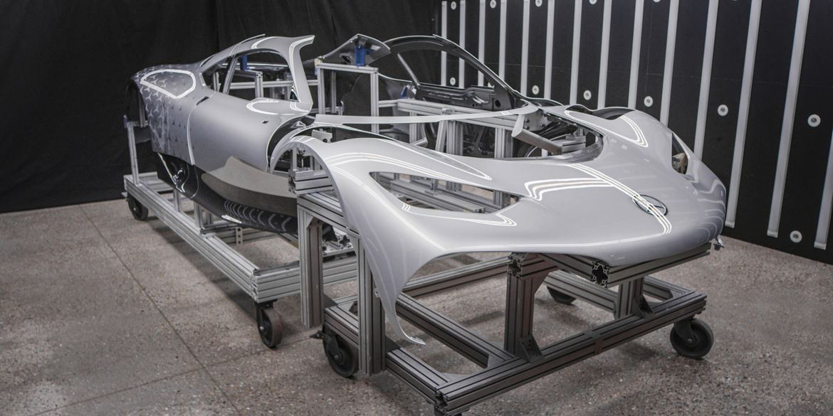 Немцы рассказали, как собирают гиперкар Mercedes-AMG One