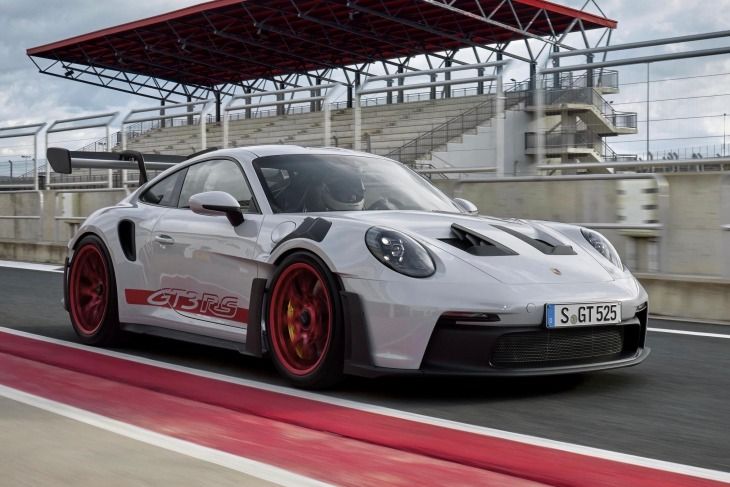 Новый Porsche 911 GT3 RS обуздал встречный ветер