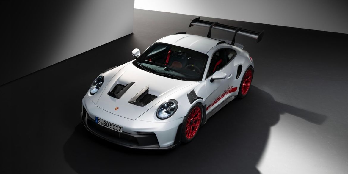 Новый Porsche 911 GT3 RS обуздал встречный ветер