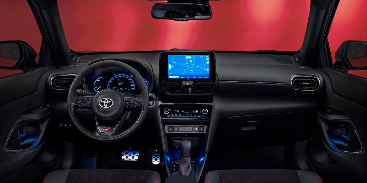 Паркетник Toyota Yaris Cross GR Sport отточил рулежку