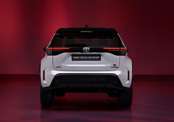 Паркетник Toyota Yaris Cross GR Sport отточил рулежку