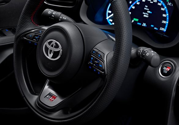 Паркетник Toyota Yaris Cross GR Sport отточил рулежку