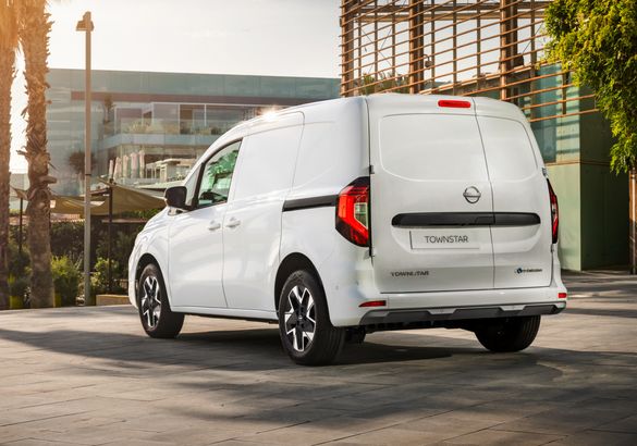 Новый Nissan Townstar EV встал на конвейер в Европе