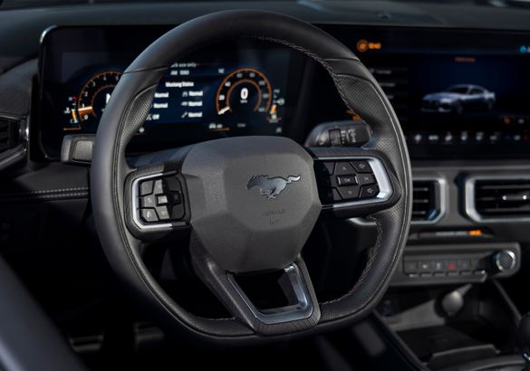 Ford Mustang сменил поколение, но остался собой