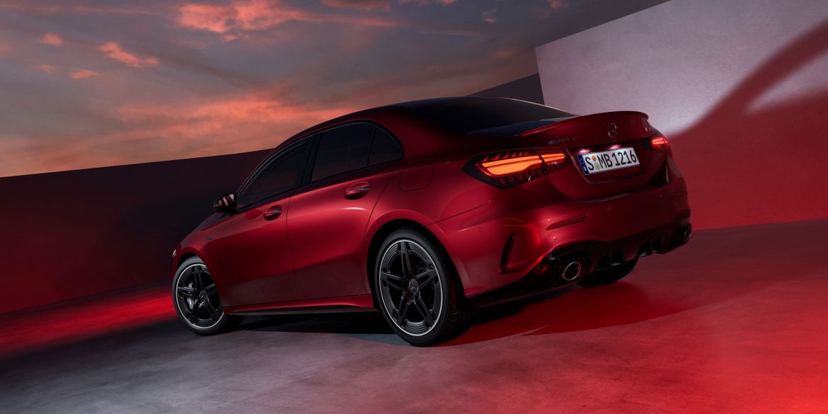 Mercedes-Benz представил обновленные A-Class и B-Class