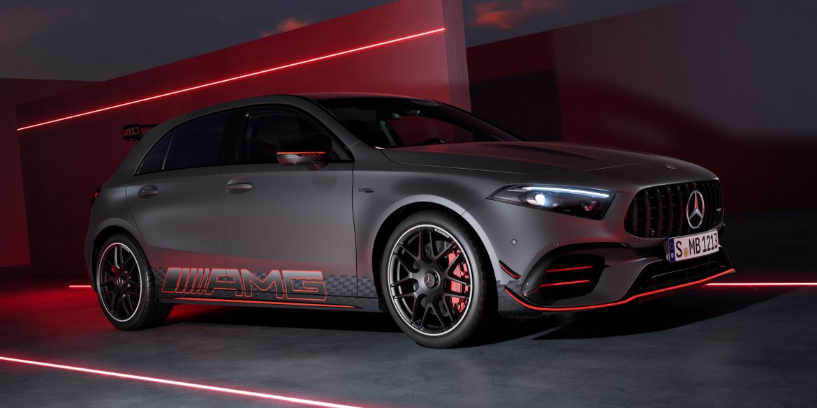 Mercedes-Benz представил обновленные A-Class и B-Class