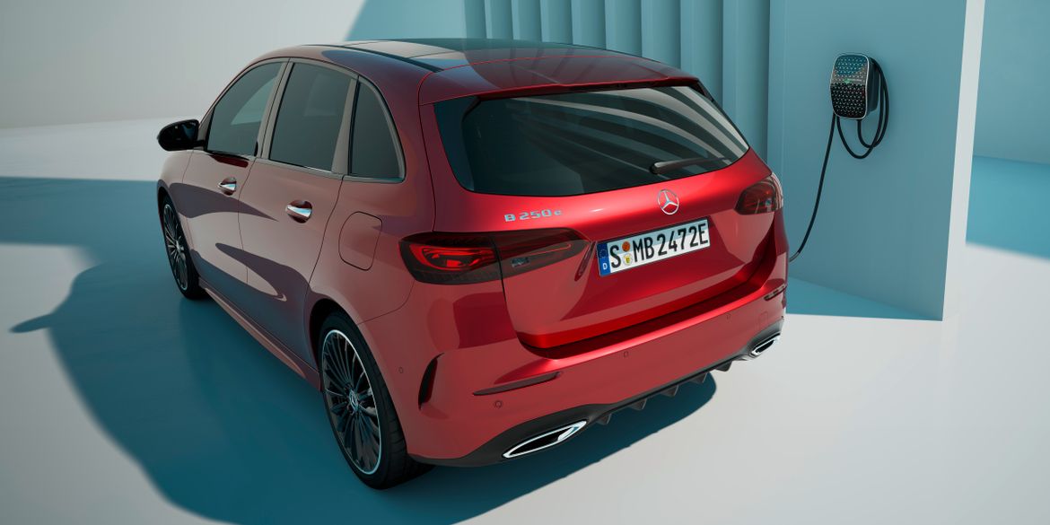 Mercedes-Benz представил обновленные A-Class и B-Class