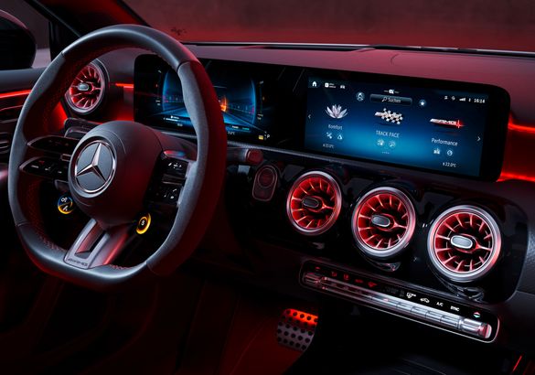 Mercedes-Benz представил обновленные A-Class и B-Class