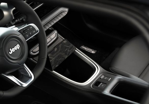 Компактный кроссовер Jeep Avenger стал первым электромобилем марки