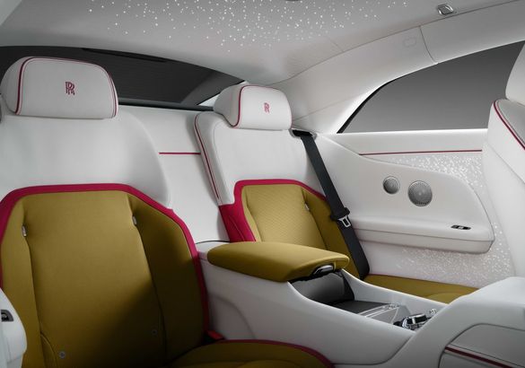 Rolls-Royce рассекретил электромобиль Spectre