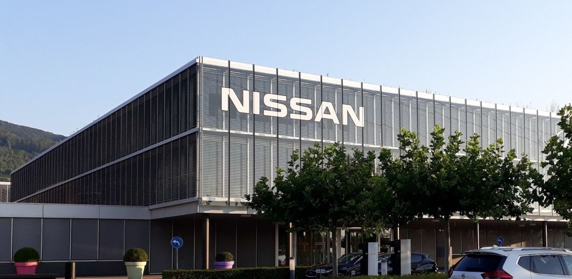 Nissan скорректировал прогноз по продажам и прибыли