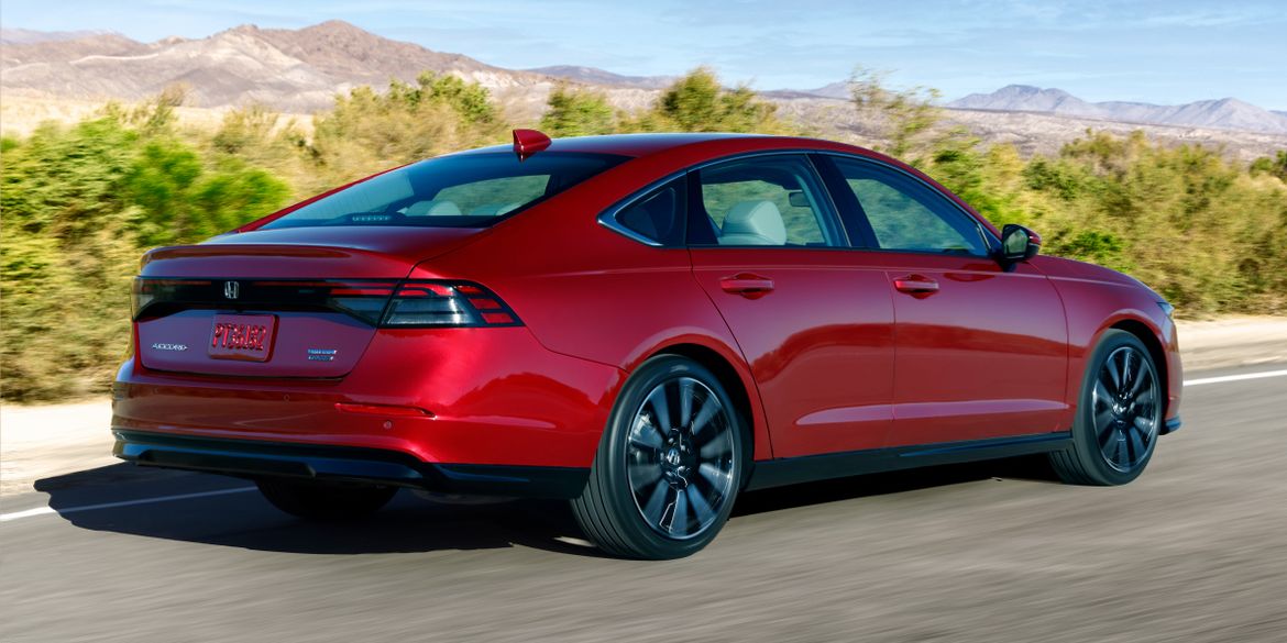 Honda представила седан Accord нового поколения