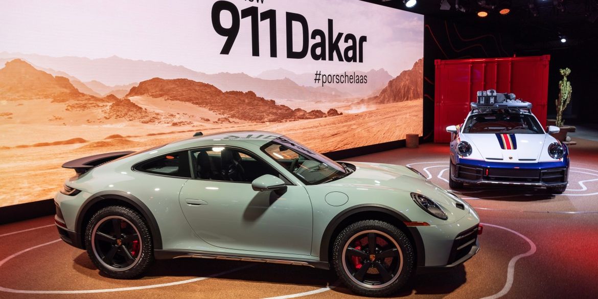 Представлен лимитированный спорткар Porsche 911 Dakar