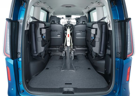 Nissan Serena шестого поколения дебютировал в Японии