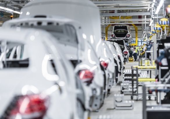 Мантуров рассказал, что будет с заводами Mercedes-Benz и Toyota