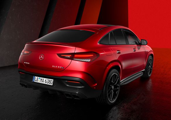 Mercedes-Benz GLE электрифицировались с обновлением