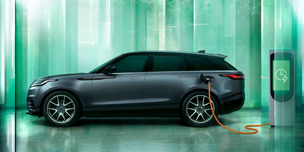 Range Rover Velar примерил передок от RR Sport
