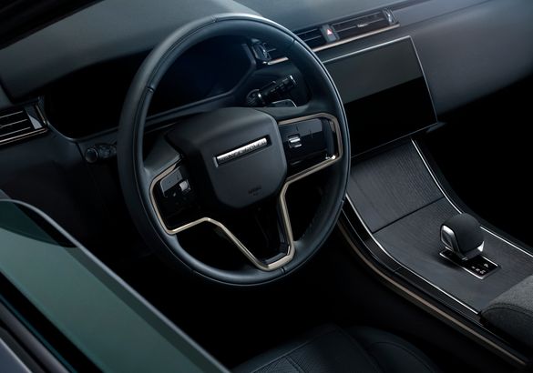 Range Rover Velar примерил передок от RR Sport