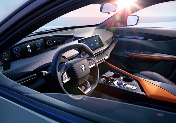 Лифтбек Changan Uni-V по цене годовалой Octavia дебютировал в России