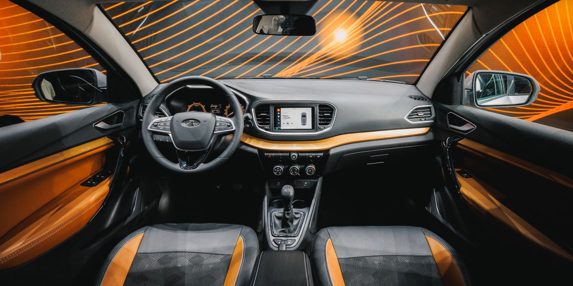 Производство Lada Vesta возобновилось спустя почти год