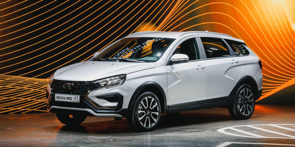 Производство Lada Vesta возобновилось спустя почти год