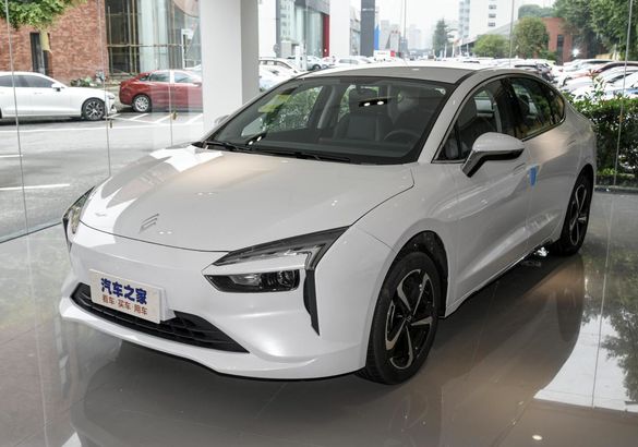 Электрический седан Renault Mobilize Limo может встать на конвейер «Москвича»