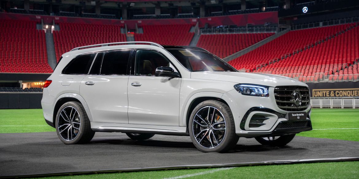 Обновленному Mercedes-Benz GLS не поменяли даже фары