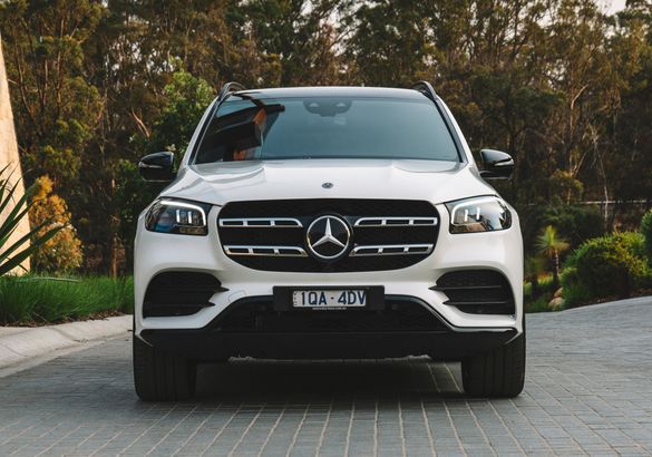Обновленному Mercedes-Benz GLS не поменяли даже фары