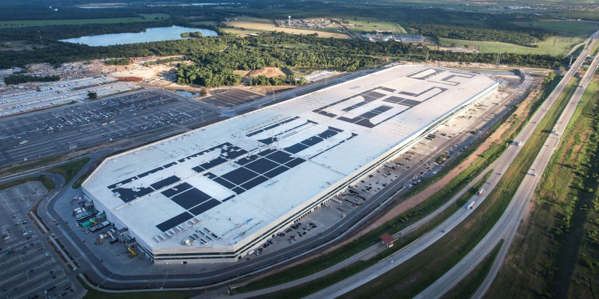 У кроссовера Tesla Model Y появилась базовая версия с продвинутыми батареями 4680