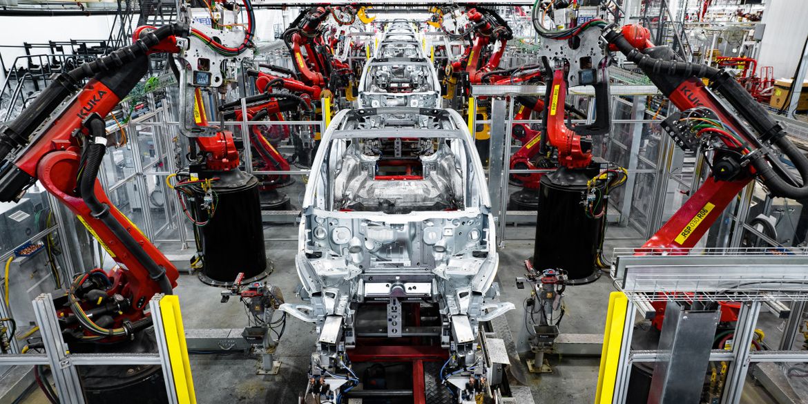 У кроссовера Tesla Model Y появилась базовая версия с продвинутыми батареями 4680
