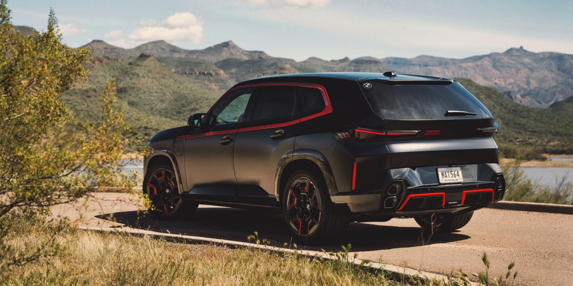 Обещанного полтора года ждут: представлен подключаемый гибрид BMW XM Label Red