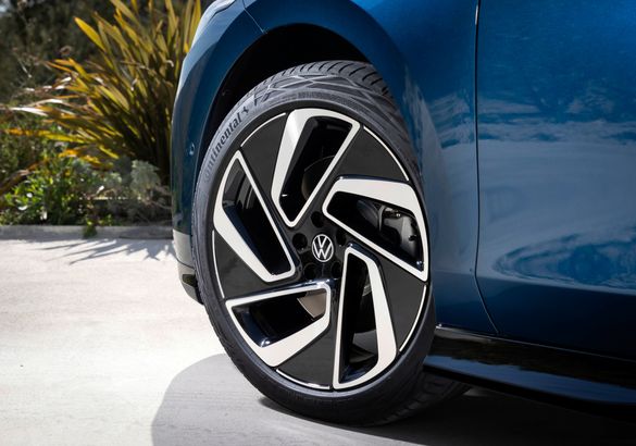 Серийный Volkswagen ID.7 оказался лифтбеком