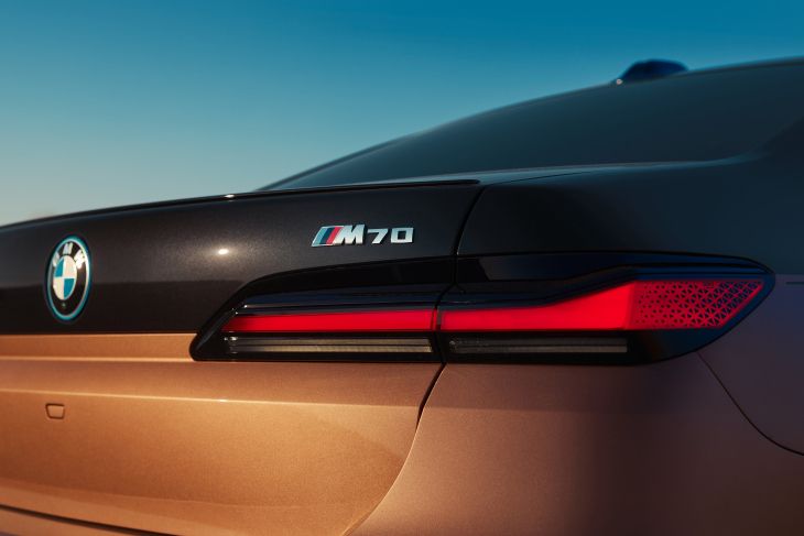 Электроседан BMW i7 получил M-версию