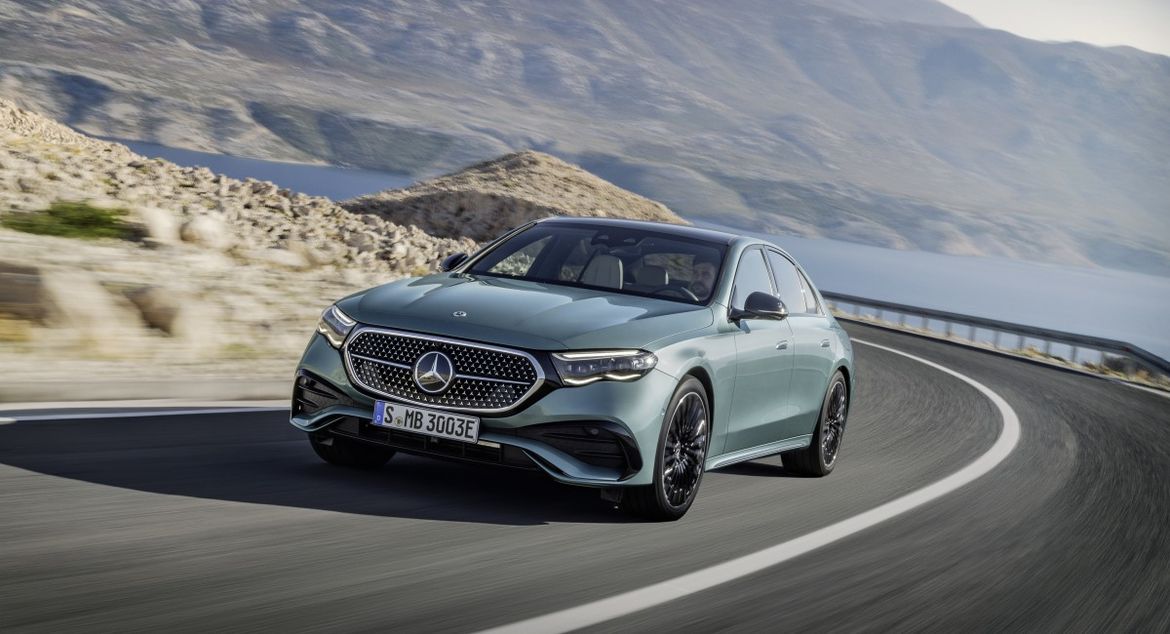 Mercedes полностью рассекретил новый E-Class