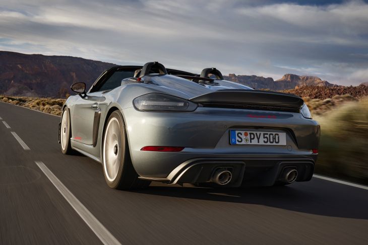 Новый Porsche 718 Spyder RS оказался легче купе