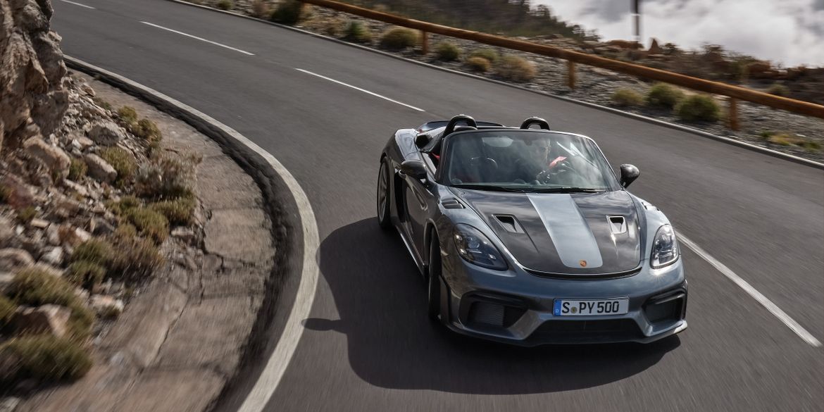 Новый Porsche 718 Spyder RS оказался легче купе