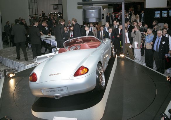 Новый Porsche 718 Spyder RS оказался легче купе