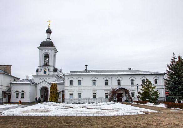 Путешествие к центру Европы: едем на современное производство через древние города