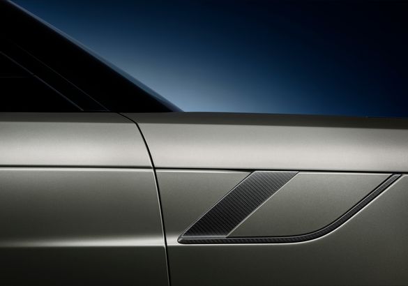 Range Rover Sport получил быструю версию SV с мотором от BMW M5