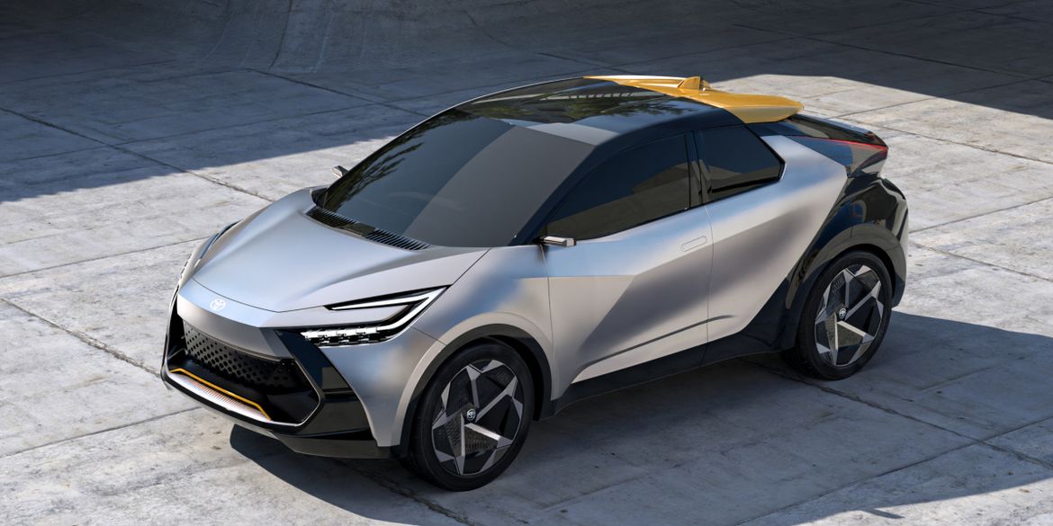 Toyota анонсировала премьеру нового C-HR