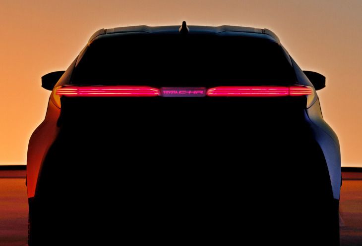 Toyota анонсировала премьеру нового C-HR