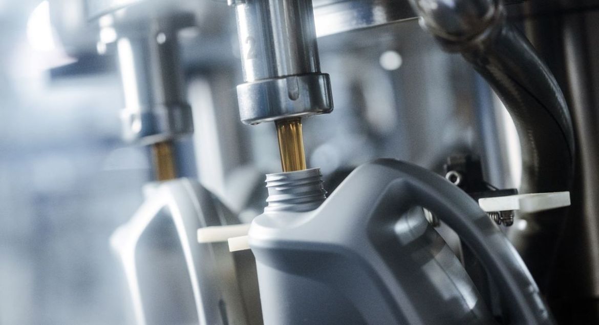 «Газпром нефть» увеличит степень локализации производства масел