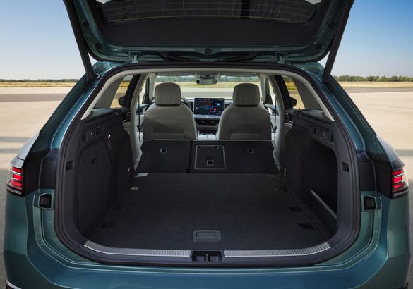 Volkswagen показал Passat Variant нового поколения
